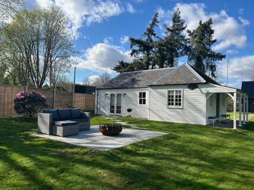 Perth Casa | Couples Unique Stay in Bowling Club newly upgraded
