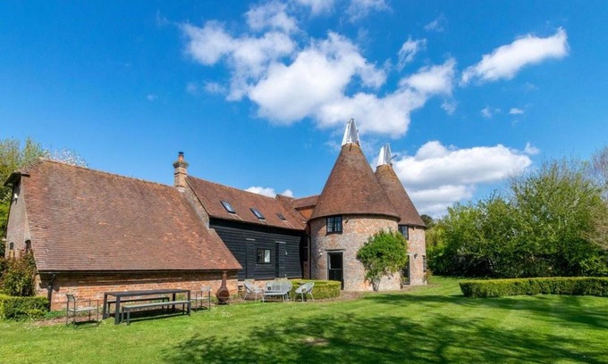 Warbleton Casa | Court Lodge Oast