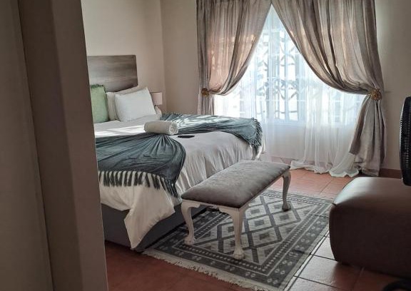 Emalahleni Casa | Courtlyguesthouse