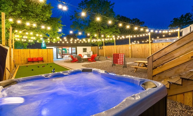 Cherokee Triangle Casa | Courtside - Highlands VIP 6BR 4BA Amenities Galore