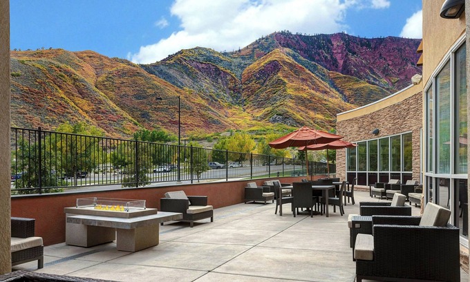 Glenwood Springs Hotel | Courtyard by Marriott Glenwood Springs