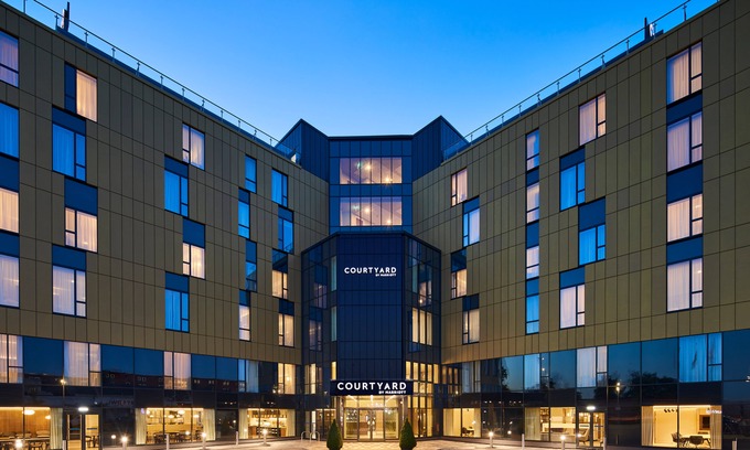 Harlington Hotel | Courtyard by Marriott London Heathrow Airport