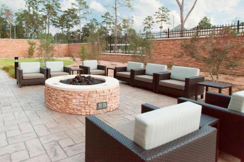Spring Hotel | Courtyard by Marriott Houston City Place