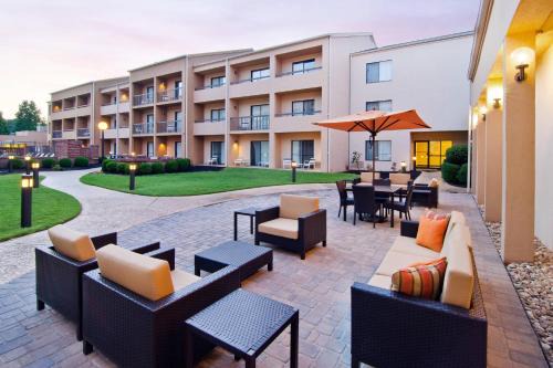 Huntsville Hotel | Courtyard by Marriott Huntsville University Drive