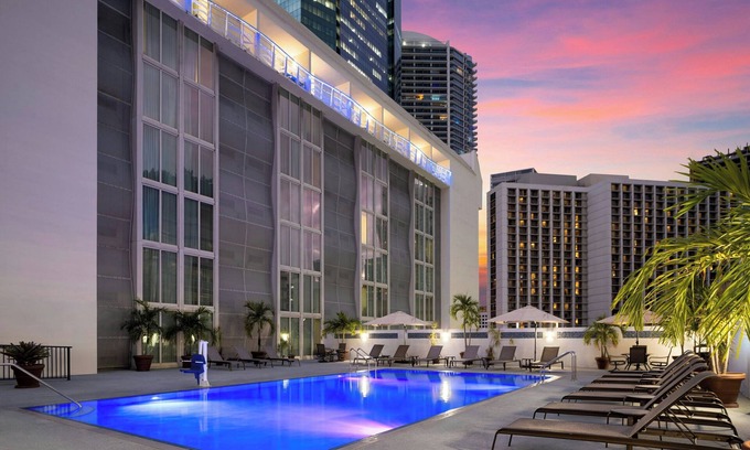 Downtown Miami Hotel | Courtyard by Marriott Miami Downtown