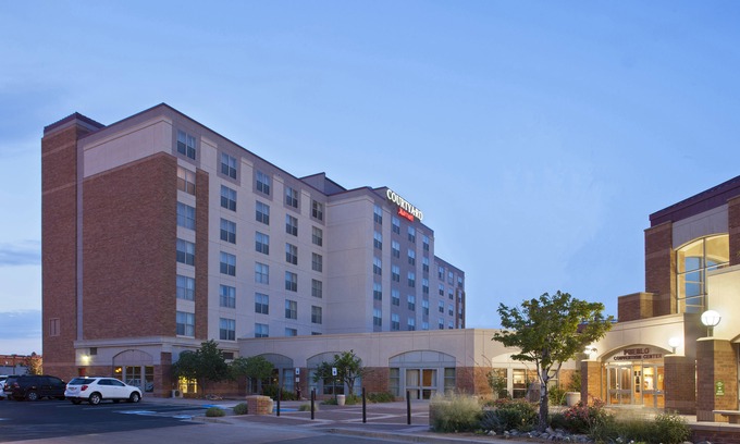 Pueblo Hotel | Courtyard by Marriott Pueblo
