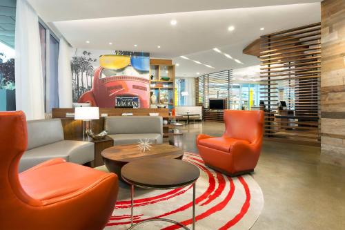 Downtown Hotel | Courtyard by Marriott Santa Monica