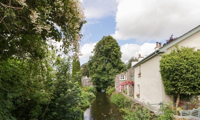 Cartmel Cabaña | COURTYARD COTTAGE, family friendly, with a garden in Cartmel