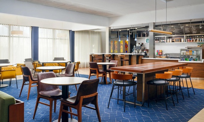 Crosswoods Hotel | Courtyard Columbus Worthington