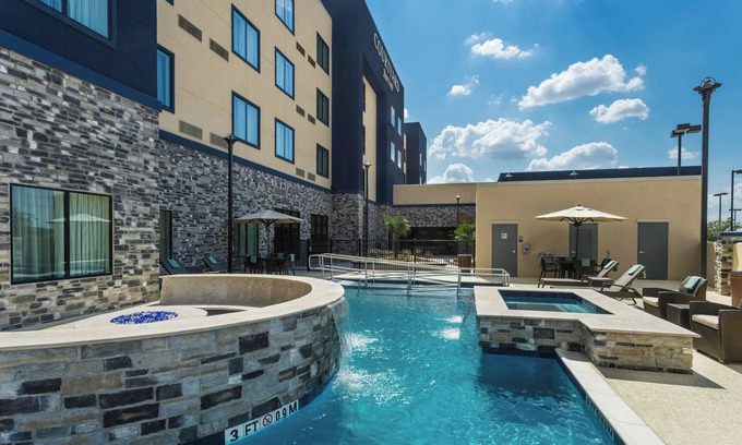 Katy Hotel | Courtyard Houston Katy Mills