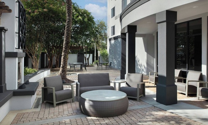 Southeast Pensacola Hotel | Courtyard Pensacola Downtown