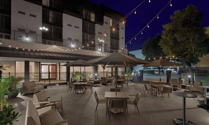 San Jose Hotel | Courtyard San Jose Airport