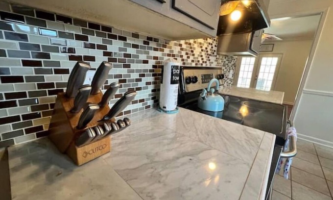 Northwest Pensacola Casa | CoVeraBnB- Helping YOU find Relaxation