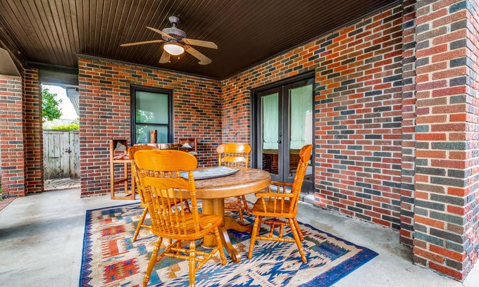 Fort Worth Cultural District Casa | Cowboy Casa- In the heart of it all!