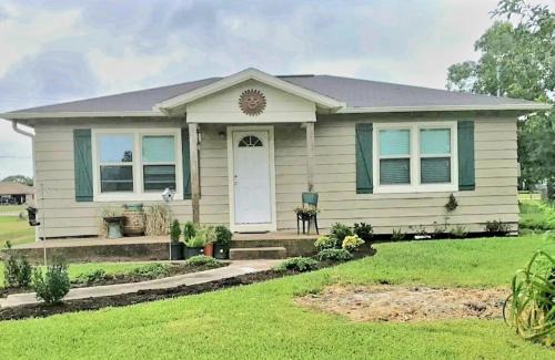 Markham Casa | Cowboy Cottage, Country Charm
