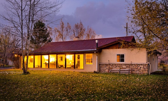 Glenwood Springs Casa | Cowboy Cottages - Cottage B