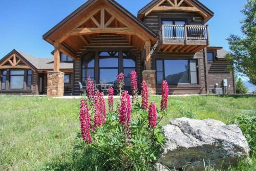 Pray Casa | Cowboy Lake Lodge