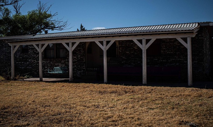 Taiban Casa | Cowboy Oasis With Room for Horses and Children
