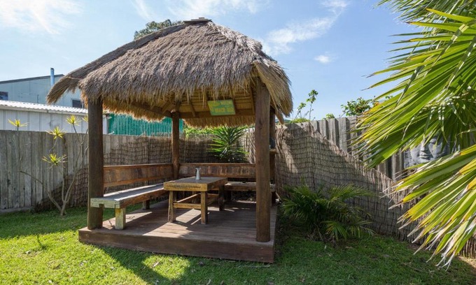 Cowes Casa | Cowes Coastal Retro Cottage
