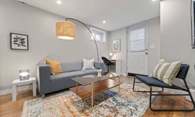 Brantford Casa | Coziest place in town! Wi-Fi + Work station