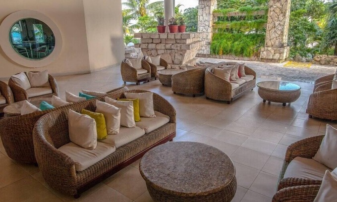 Cozumel Hotel | Cozumel Captivating Studio with Gym and Pool