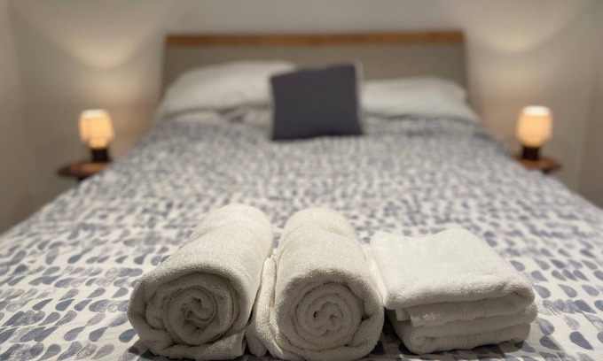 Columbia Heights Apartamento | cozy 1-bed apartment with secure parking
