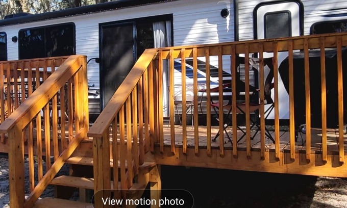 Altoona Casa | Cozy 1 bedroom 1 bath RV near the Ocala forest and Springs.