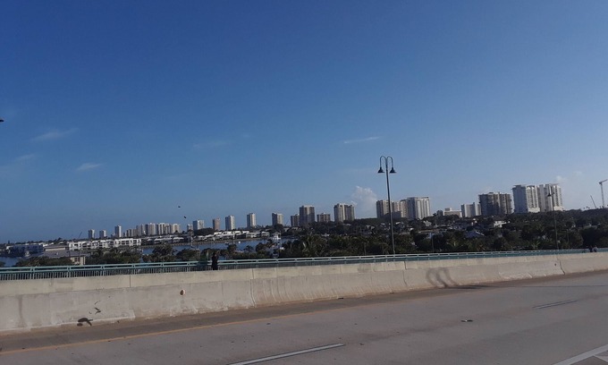 Riviera Beach Apartamento | Cozy 1-bedroom, 1 shared bathroom, 2 miles from the beach, WPB port, or Trirail