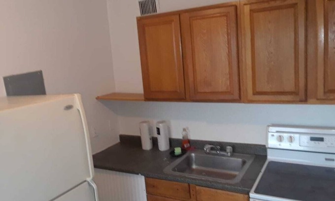 Riviera Beach Apartamento | Cozy 1-bedroom, 1 shared bathroom, 2 miles from the beach, WPB Port, Trirail