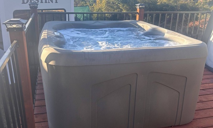 Valley Center Casa | Cozy 1-bedroom 5th wheel with HOT TUB in awesome Valley Center