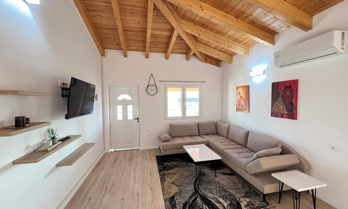 Kamez Apartamento | Cozy 1-bedroom apartment in amazing Domje Tirane with WiFi, AC