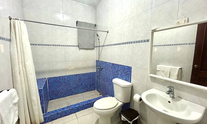 Barrio Acapulco Apartamento | Cozy 1-bedroom apartment in charming Río San Juan with AC, WiFi, rooftop pool