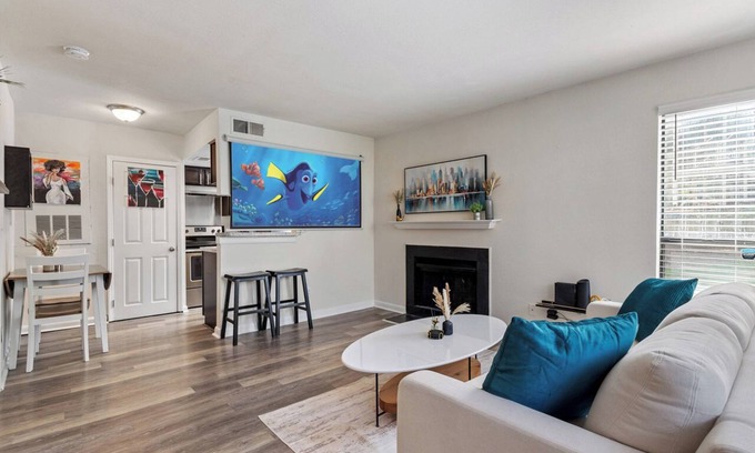 Chapel Hill Apartamento | Cozy 1-bedroom apartment with WiFi, gym & TONS of amenities! Here in Chapel Hill