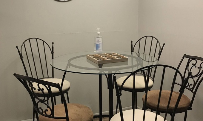 Byesville Apartamento | Cozy 1 bedroom apartment ideal for long or short stays! Pet friendly w/side yard