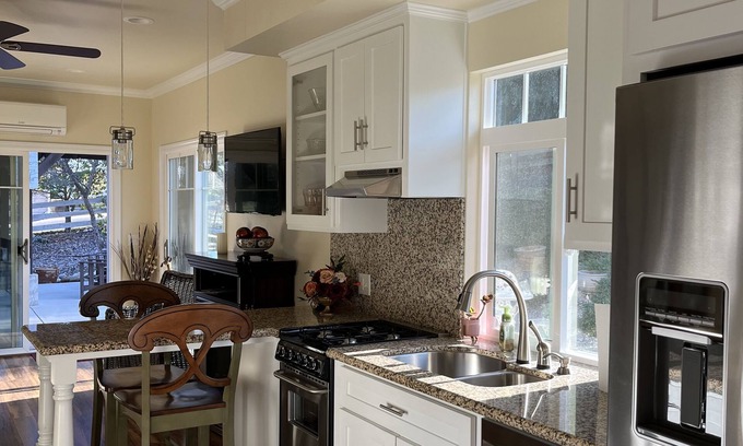 Templeton Apartamento | Cozy 1-bedroom apartment in charming Templeton with WiFi, AC