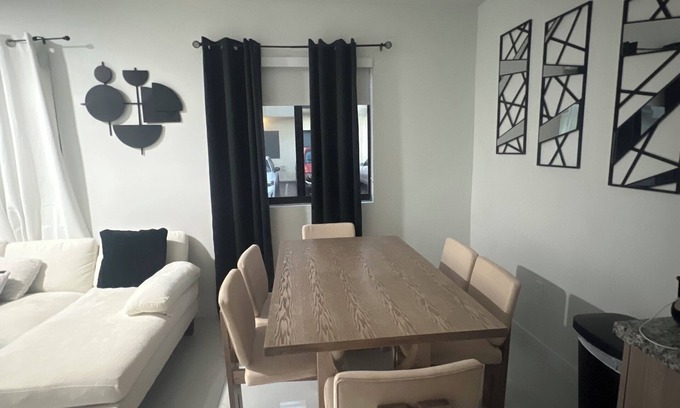 Hialeah Apartamento | Cozy 1-bedroom apartment in awesome Hialeah with AC