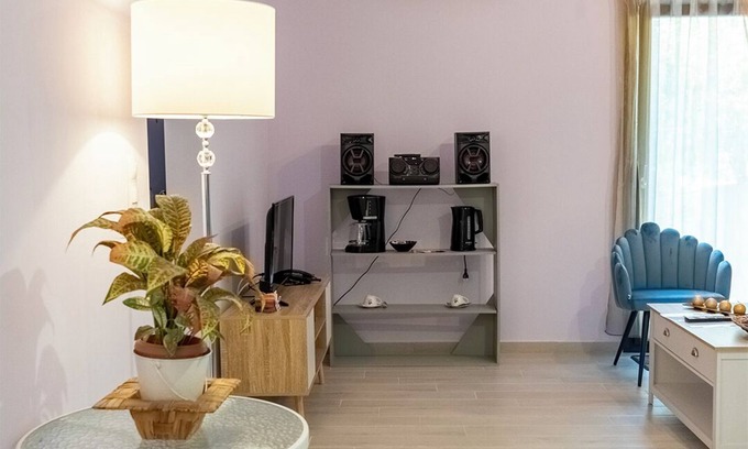 Chios Town Apartamento | Cozy 1-bedroom apartment in charming Chios with AC, WiFi