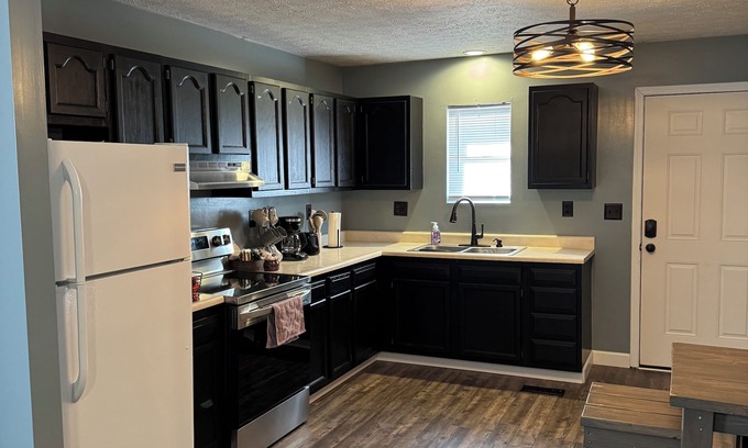 West Columbia Apartamento | Cozy 1-bedroom apartment in nice Shade with AC, WiFi