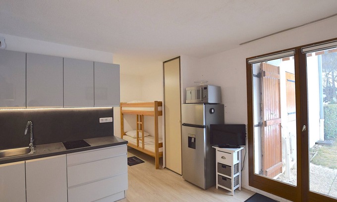 Bernex Apartamento | Apartamento acogedor cerca de pistas y senderos, admite mascotas
