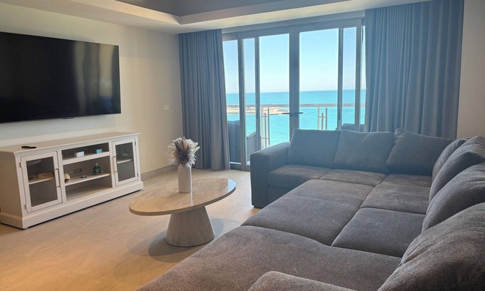 Ferrocarrilera Condominio | Cozy 1-bedroom condo that sleeps 4, over 1,000 sqft living.