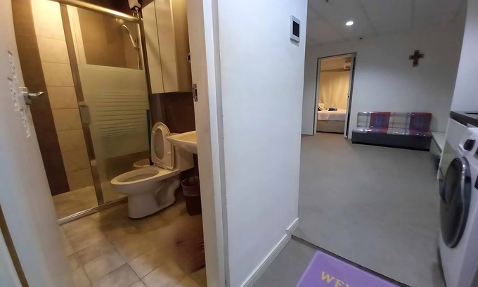 Cagayan de Oro Condominio | Cozy 1-bedroom condo with WiFi, AC in Uptown, Cagayan de Oro City