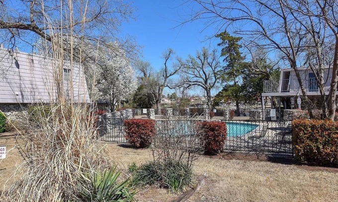 Central Oklahoma City Condominio | Cozy 1-bedroom condo in amazing Oklahoma City with WiFi, AC