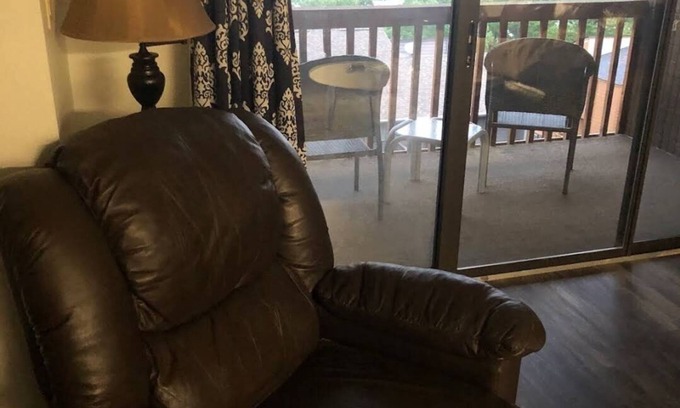 Lake Hamilton Condominio | Cozy 1-bedroom condo in enchanting Hot Springs with balcony