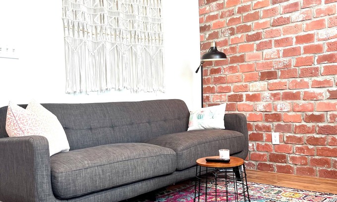 Downtown Greensboro Condominio | Cozy 1-bedroom condo with AC and WiFi in fantastic Greensboro