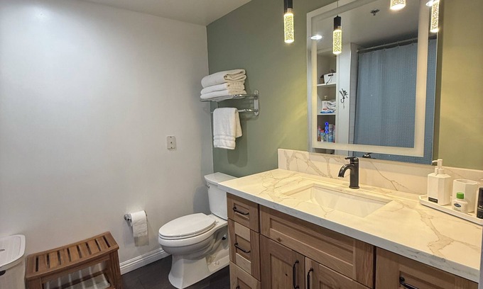 Lake Las Vegas Condominio | Cozy 1-bedroom condo in tranquil Henderson with fitness room, AC