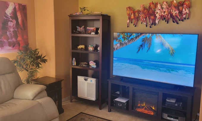 Las Vegas Condominio | Cozy 1-bedroom condo in a gated, quiet community