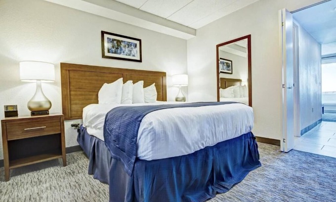 Historic Hill Condominio | Cozy 1-bedroom condo with WiFi, AC in marvelous Newport.