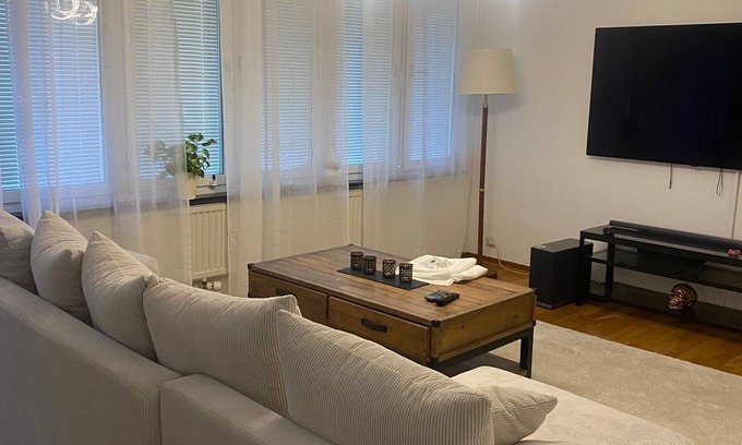 Lundby Apartamento | Cozy 1-Bedroom Göteborg Apartment - Central,Tram 6/8,Near Liseberg & Attractions