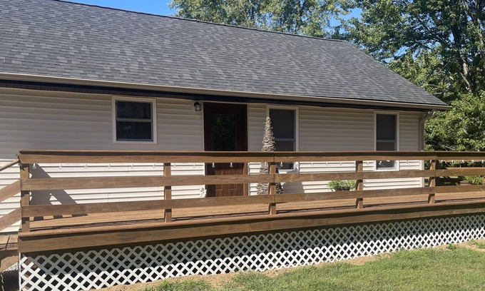 Circleville Casa | Cozy 1-bedroom home near Circleville, Walking distance to Hargus Lake.