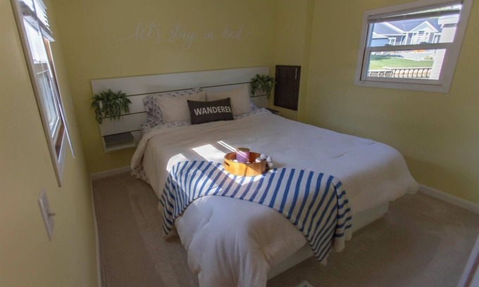 Angola Casa | Cozy 1-bedroom mobile home on the beautiful Crooked lake